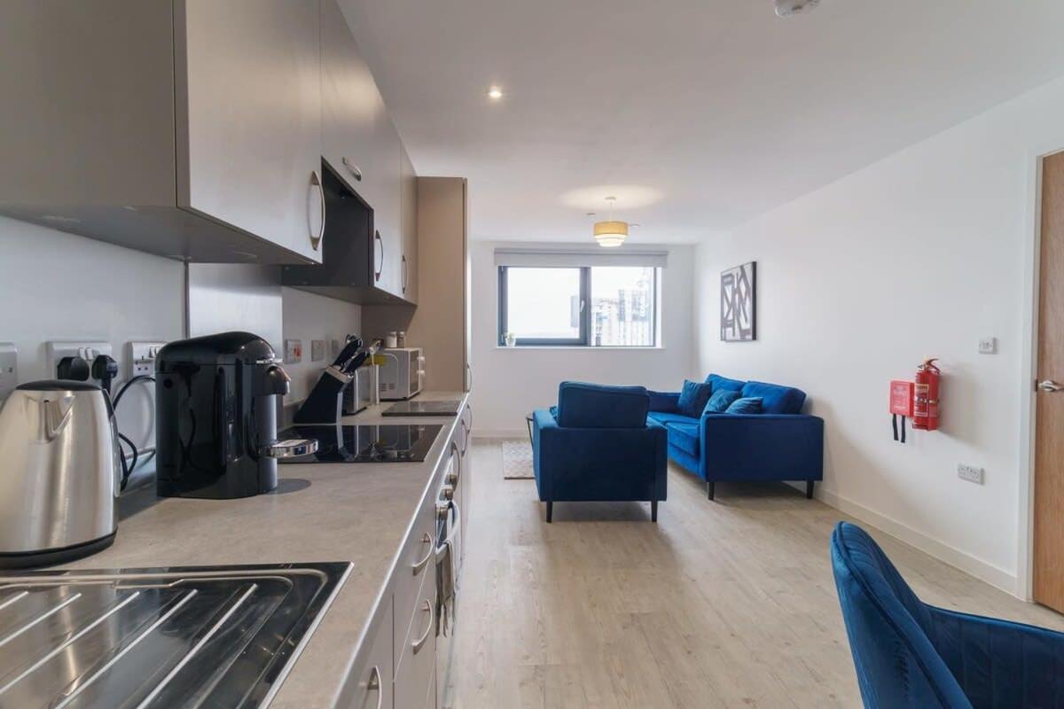 Stunning 2 Bed Apartment In Salford With Views Manchester Kültér fotó