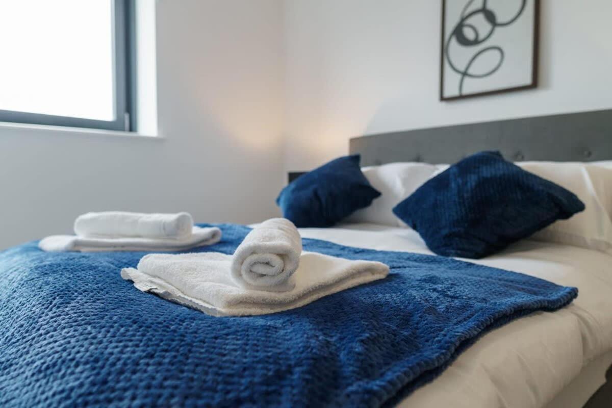 Stunning 2 Bed Apartment In Salford With Views Manchester Kültér fotó