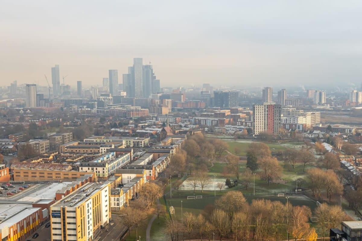 Stunning 2 Bed Apartment In Salford With Views Manchester Kültér fotó